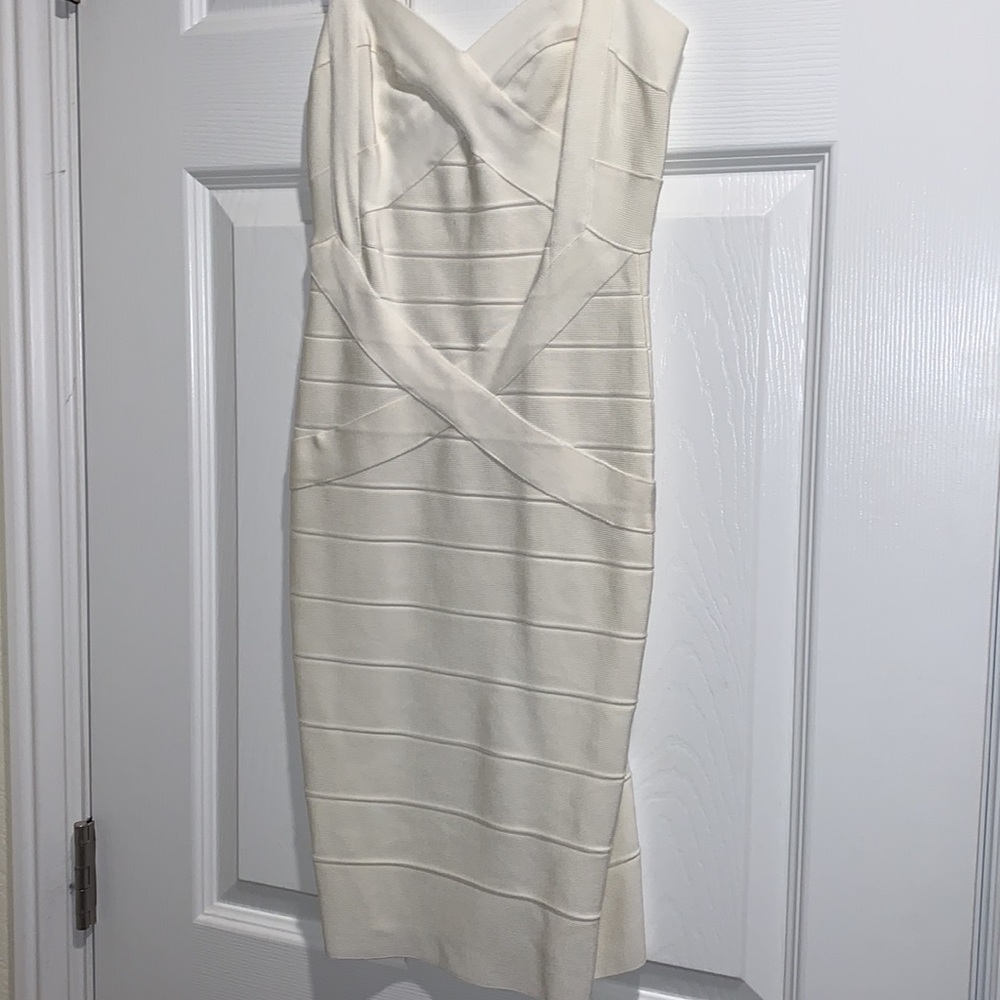 White body con dress🤍